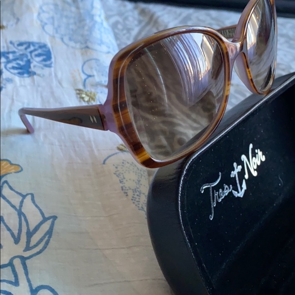30%OFF BUNDLES! NWT TRES NOIR SUNGLASSES OVERSIZED main image 10